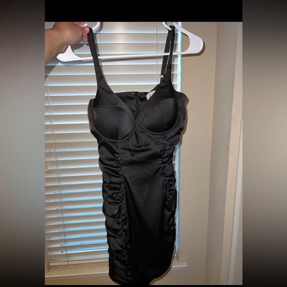 Side ruched Oh Polly Mini Dress - Picture 3 of 3